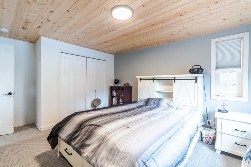 19746 49 Avenue, Langley, BC - Indoor Photo Showing Bedroom