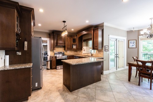 9766 160A Street, Surrey, BC 