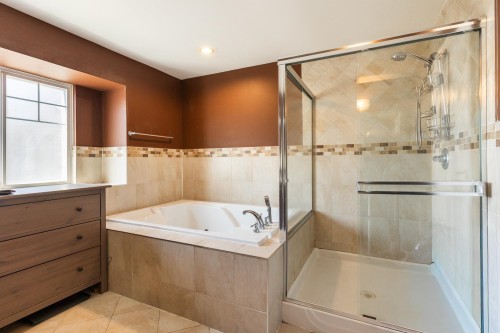 9766 160A Street, Surrey, BC 