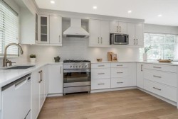 1618 127 Street Surrey, BC V4A 9G2