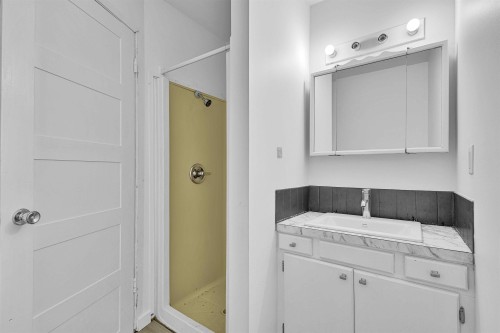 18460 74 Avenue, Surrey, BC 