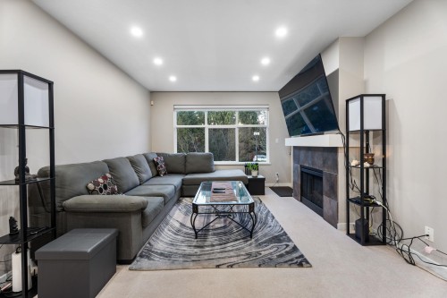 203-14885 105 Avenue  Surrey, BC V3R 2V6