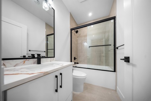 16473 20 Avenue, Surrey, BC 