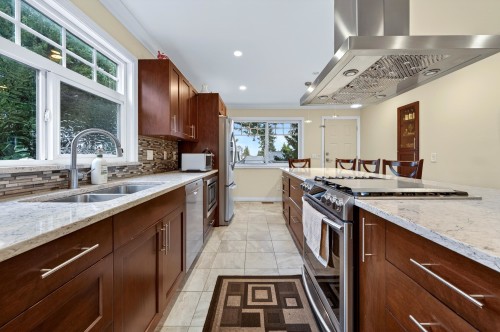 10014 156 Street, Surrey, BC 