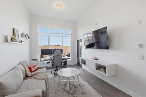 511-5638 201A Street, Langley, BC - Indoor