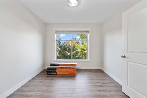 215-13555 Gateway Drive, Surrey, BC 