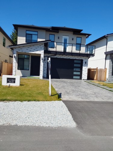11781 82b Avenue  Delta, BC V4C 2E8