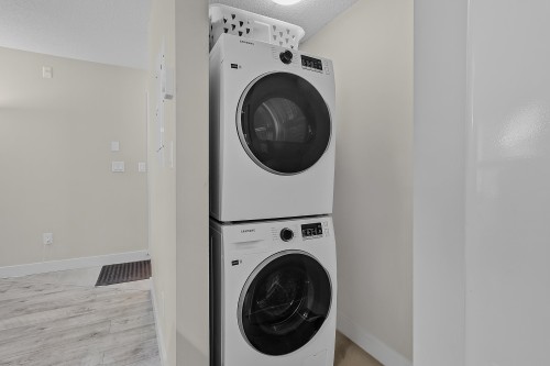 331-10838 City Parkway, Surrey, BC 