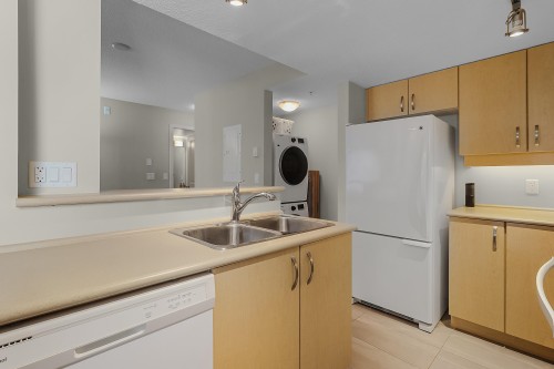 331-10838 City Parkway, Surrey, BC 