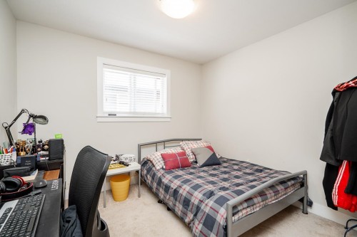 19338 72A Avenue, Surrey, BC 