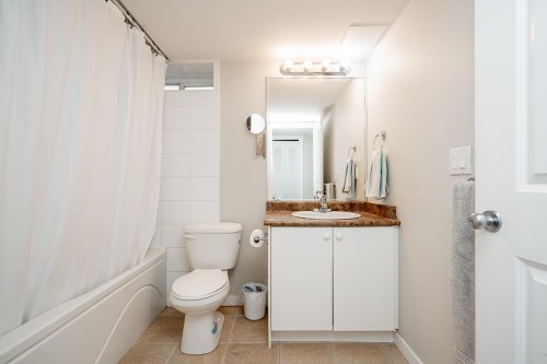19338 72A Avenue, Surrey, BC 