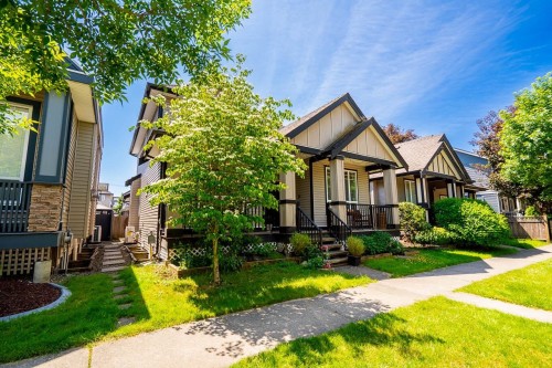 19338 72A Avenue, Surrey, BC 