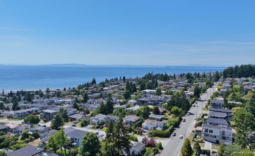 15807 Buena Vista Avenue, White Rock, BC 