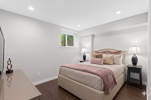 3733 Devonshire Drive, Surrey, BC 