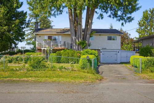 27039 28b Avenue  Langley, BC V4W 3A5