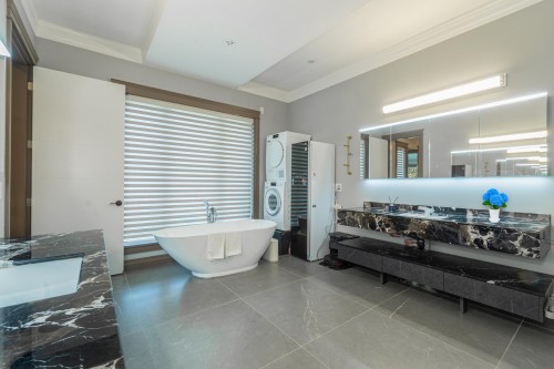 1888 180 Street, Surrey, BC 