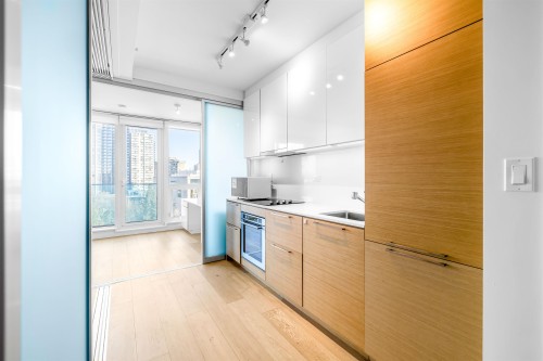 907-13438 Central Avenue, Surrey, BC 