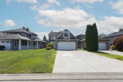 11858 Woodlynn Court Delta, BC V4E 3G6