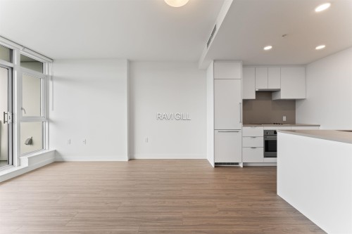 3009-13675 107A Avenue, Surrey, BC 