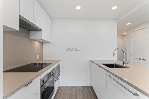 3009-13675 107A Avenue, Surrey, BC 