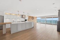 15240 Victoria Avenue White Rock, BC V4B 1G6