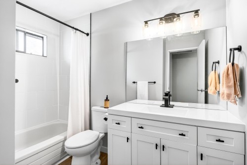 2472 Wayburne Crescent, Langley, BC 