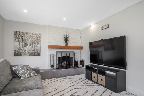 2331 Anora Drive, Abbotsford, BC 