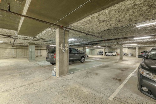 207-6385 121 Street, Surrey, BC 
