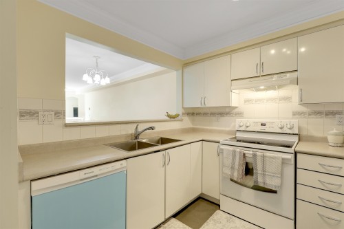 207-6385 121 Street, Surrey, BC 