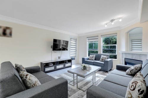 207-6385 121 Street, Surrey, BC 