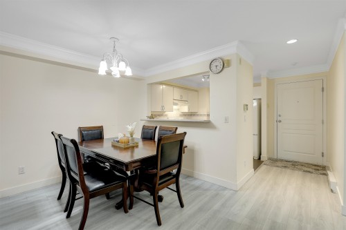 207-6385 121 Street, Surrey, BC 