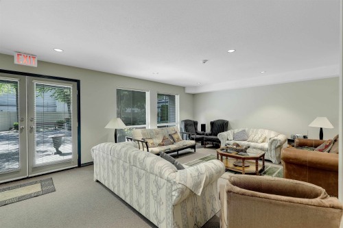 207-6385 121 Street, Surrey, BC 
