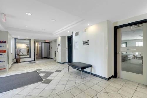 207-6385 121 Street, Surrey, BC 