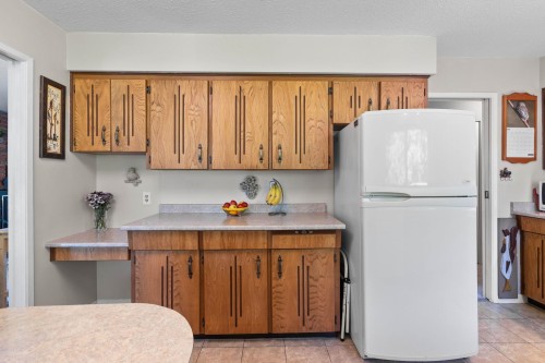 19949 51 Avenue, Langley, BC - Indoor Photo Showing Kitchen
