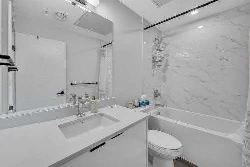 206-13458 95 Avenue, Surrey, BC 