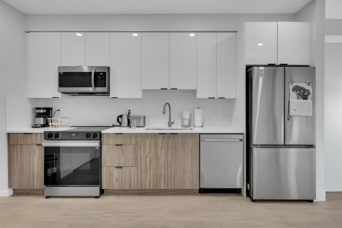 206-13458 95 Avenue, Surrey, BC 
