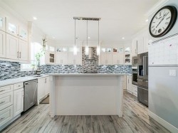 upper-10595 159b Street Surrey, BC V4N 3J4