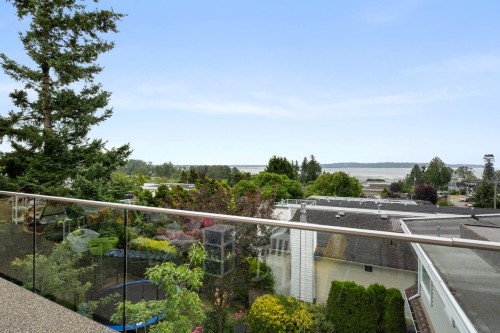 952 Parker Street, White Rock, BC 