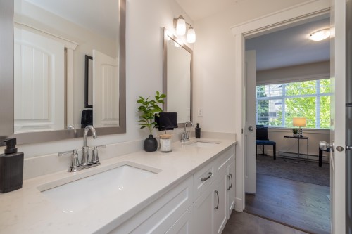 27-15454 32 Avenue, Surrey, BC 