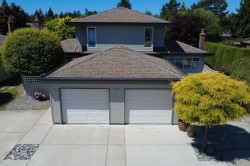 2-14227 18a Avenue Surrey, BC V4A 7N8