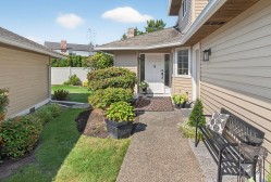 116-15121 19 Avenue Surrey, BC V4A 8J4