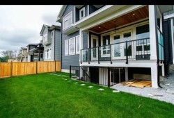 9876 Huckleberry Drive Surrey, BC V4N 6T4