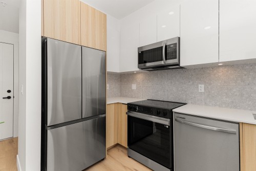 614-20769 Fraser Highway, Langley, BC 