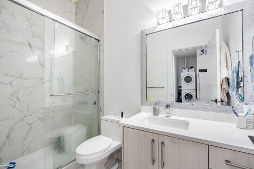 6052 172 Street, Surrey, BC - Indoor Photo Showing Bathroom