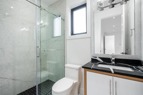 6052 172 Street, Surrey, BC - Indoor Photo Showing Bathroom