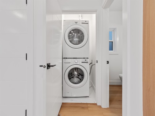 102-16697 16 Avenue, Surrey, BC - Indoor Photo Showing Laundry Room
