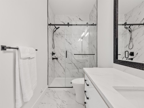 102-16697 16 Avenue, Surrey, BC - Indoor Photo Showing Bathroom