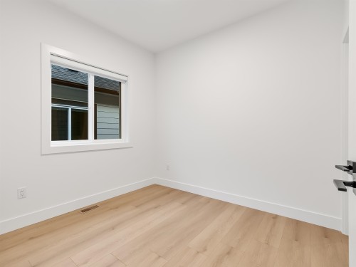 102-16697 16 Avenue, Surrey, BC - Indoor Photo Showing Other Room