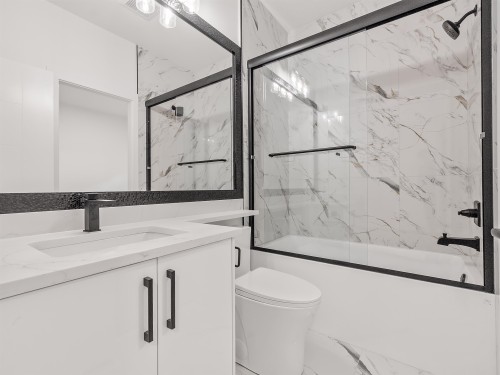 102-16697 16 Avenue, Surrey, BC - Indoor Photo Showing Bathroom
