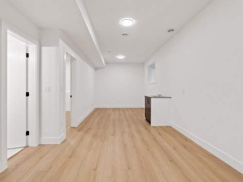 102-16697 16 Avenue, Surrey, BC - Indoor Photo Showing Other Room